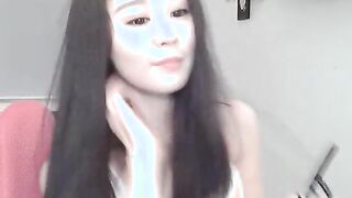 Korea BJ Web Cam 14.05.10.02 01 - BJ shows her skills to the camera