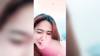 Asian college girl masturbates and squirts like a cumslut